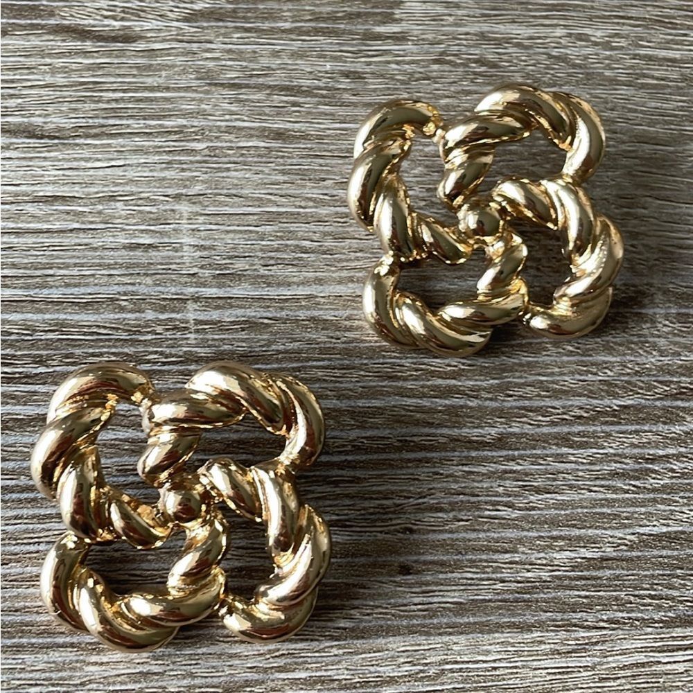 Zara stud earring A83